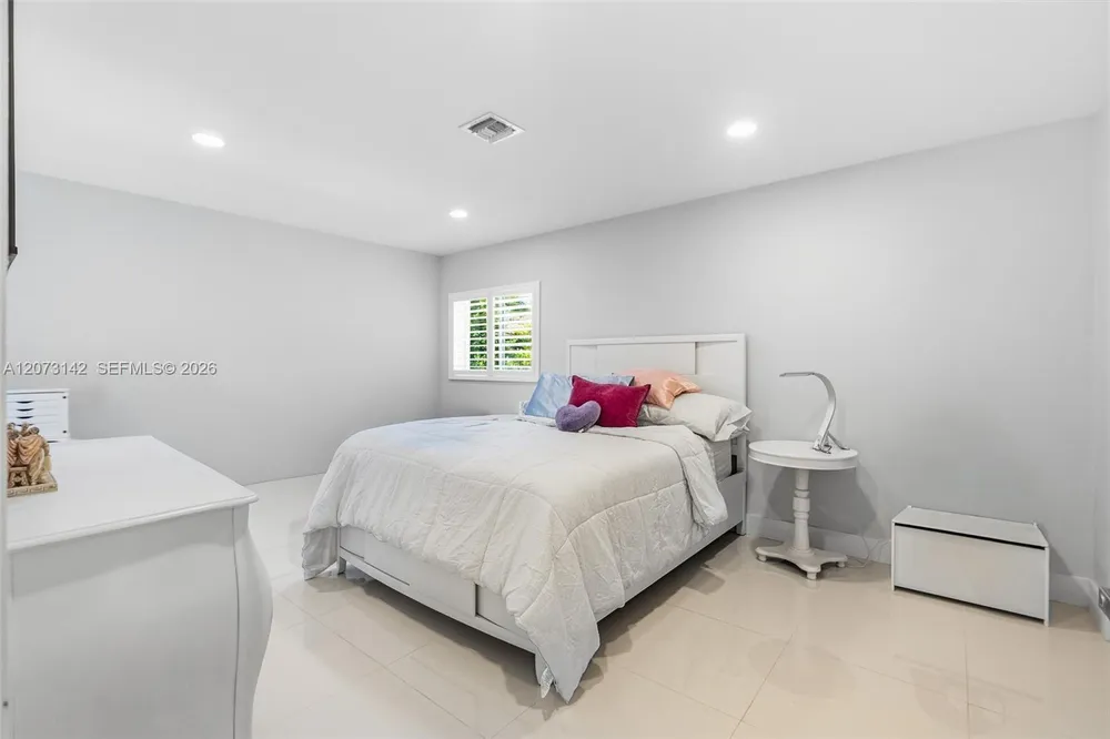932 Bird Rd, Coral Gables, FL 33146