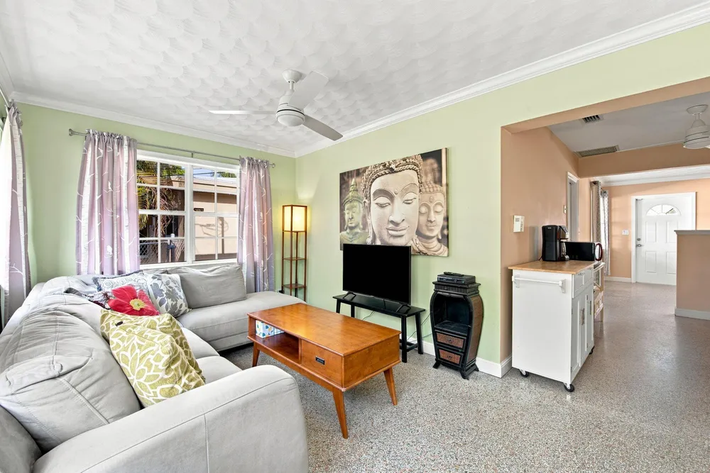 468 NW 48th St, Oakland Park, FL 33309
