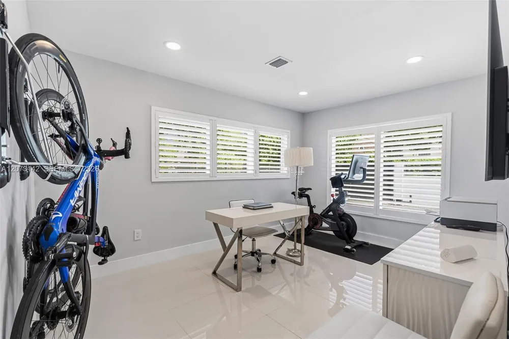 932 Bird Rd, Coral Gables, FL 33146