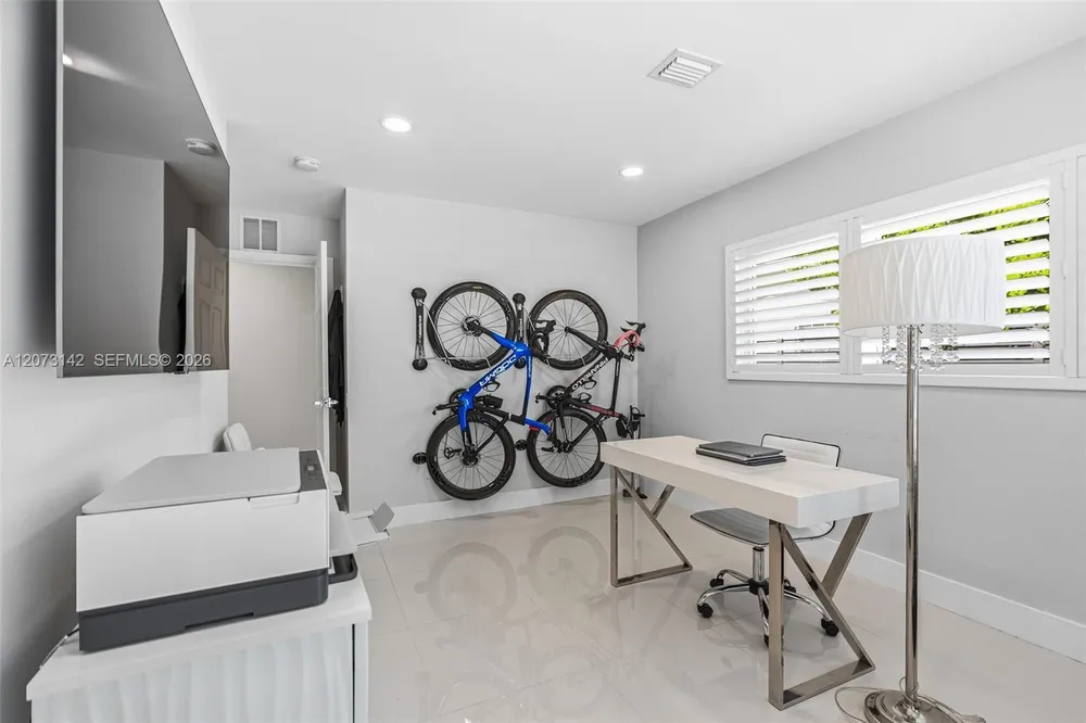 932 Bird Rd, Coral Gables, FL 33146