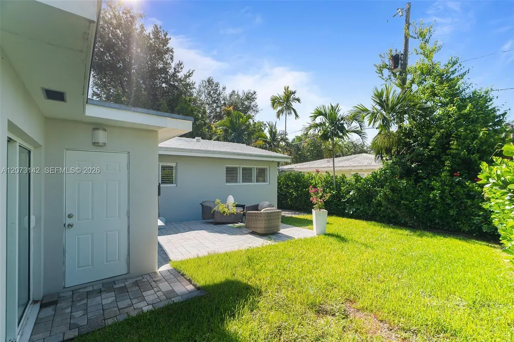 932 Bird Rd, Coral Gables, FL 33146