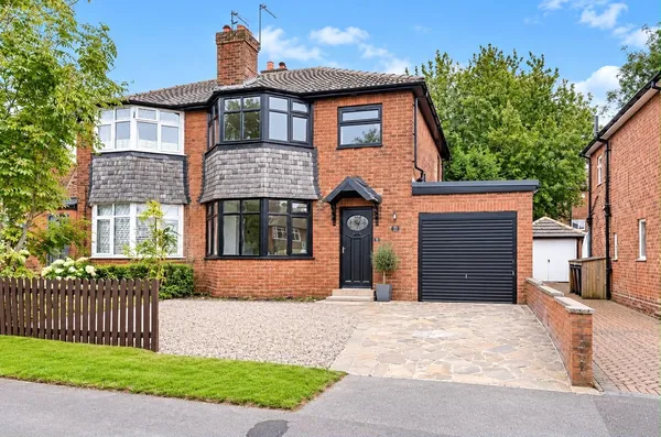 Hawks Nest Gardens West, Alwoodley, LS17