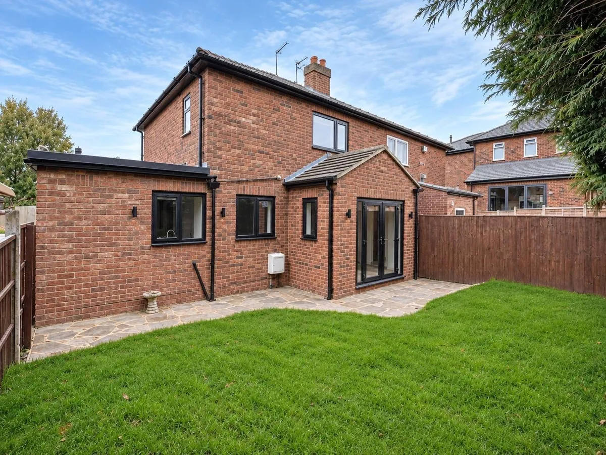 Hawks Nest Gardens West, Alwoodley, LS17