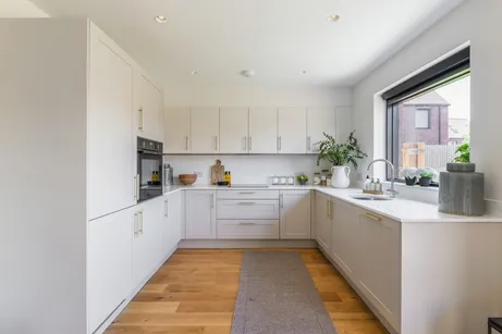 Medland Close Cranleigh GU6