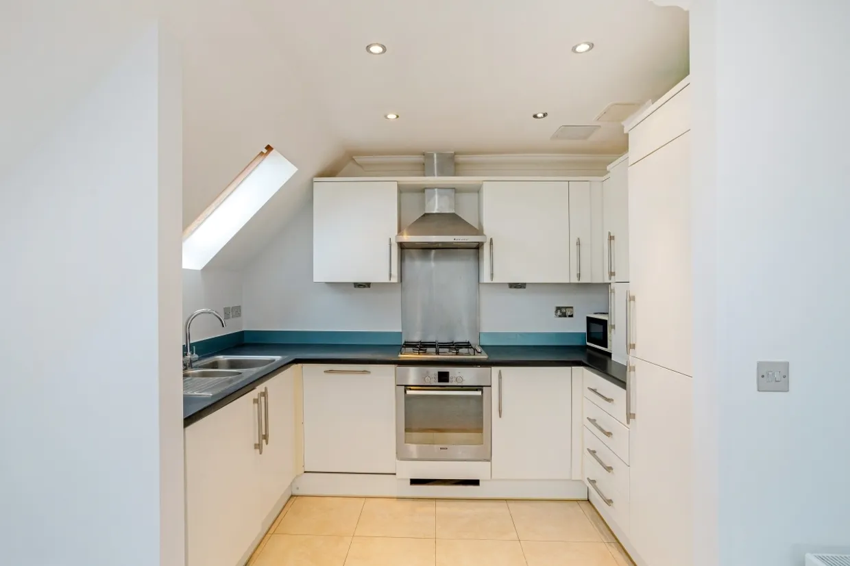Finchampstead Road, Wokingham RG41 photo 2