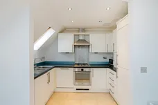 Finchampstead Road, Wokingham RG41 photo 2