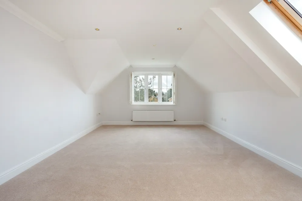 Finchampstead Road, Wokingham RG41 photo 4
