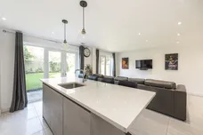 Eastcote Drive Harpenden AL5 photo 4