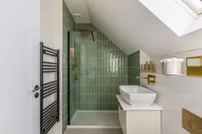 Medland Close Cranleigh GU6 photo 12