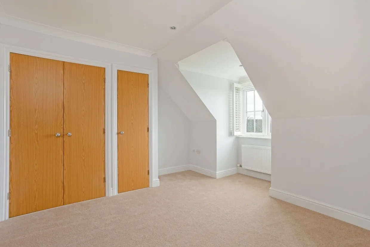 Finchampstead Road, Wokingham RG41 photo 6