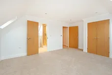 Finchampstead Road, Wokingham RG41 photo 8