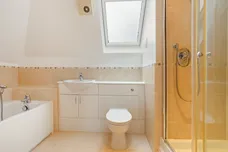 Finchampstead Road, Wokingham RG41 photo 9