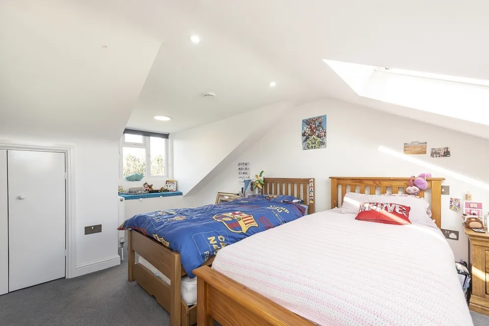 Eastcote Drive Harpenden AL5 photo 9
