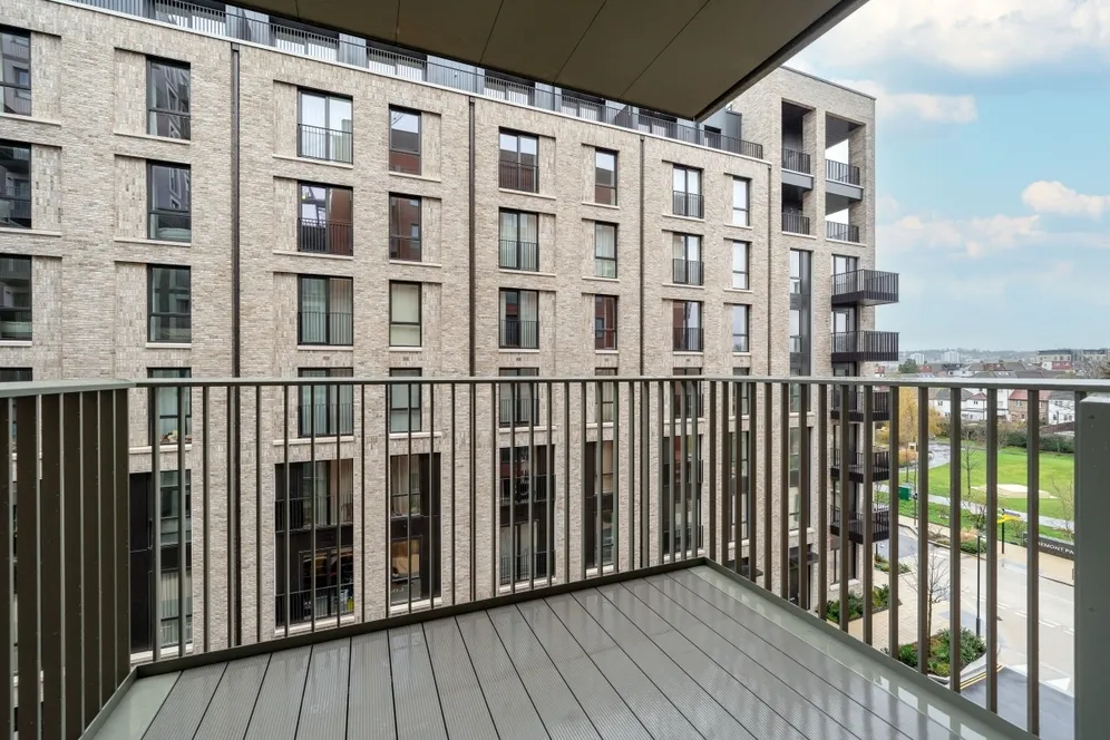 The Maple, 10 Aviator Drive, London, NW2 photo 4