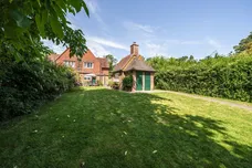 Combe Lane Godalming GU8 photo 15