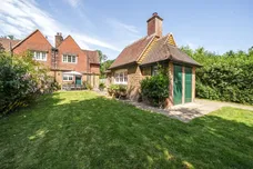 Combe Lane Godalming GU8 photo 16