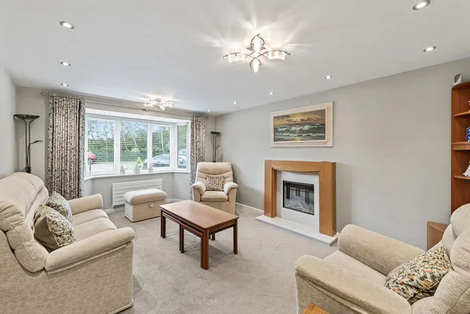 Property carousel image 8