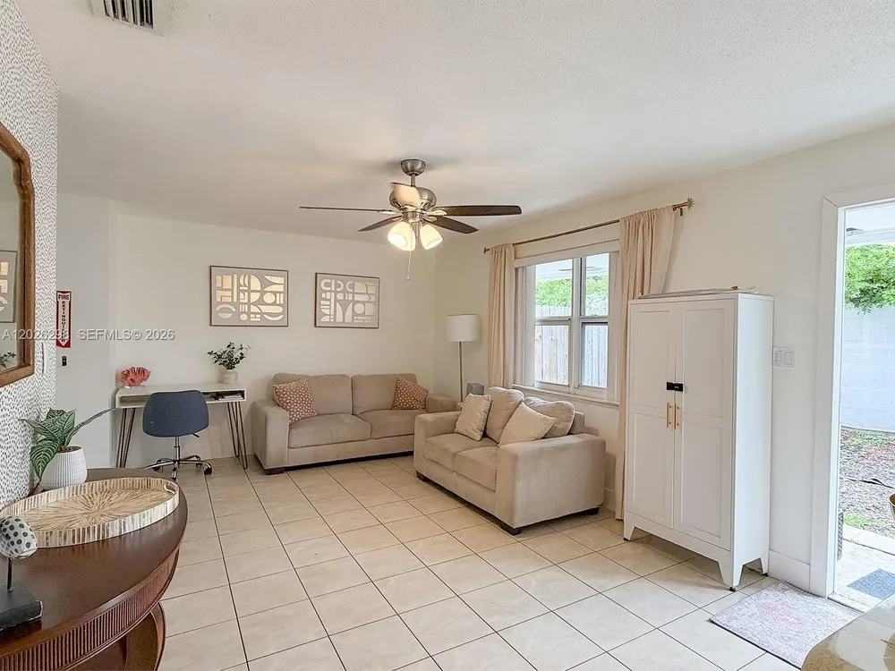 1827 SW 21st St, Fort Lauderdale, FL 33315