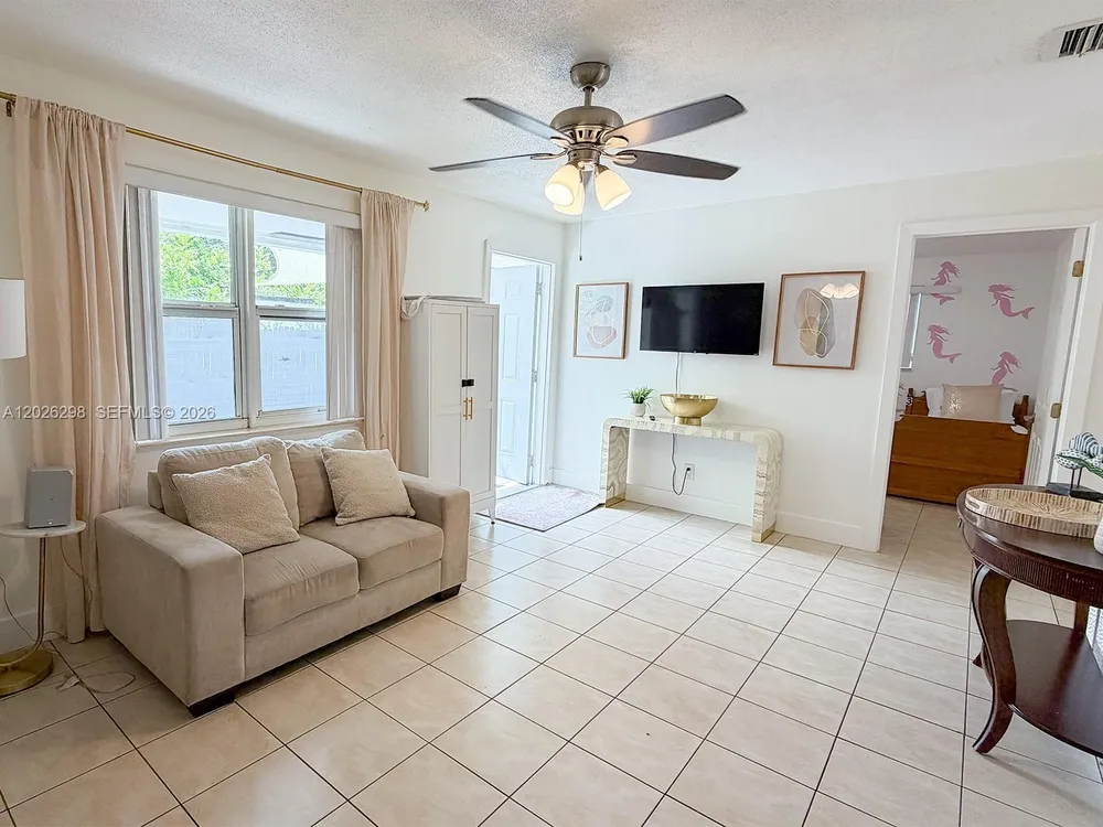 1827 SW 21st St, Fort Lauderdale, FL 33315