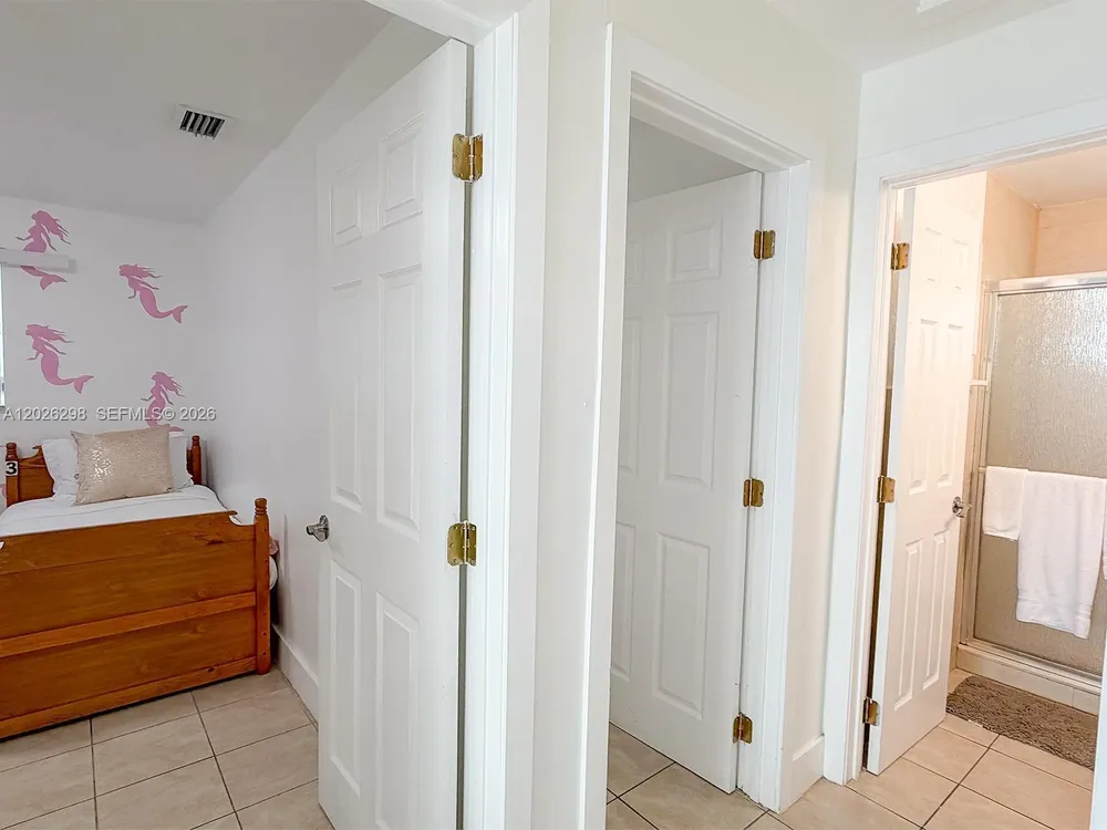 1827 SW 21st St, Fort Lauderdale, FL 33315