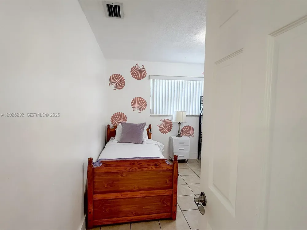 1827 SW 21st St, Fort Lauderdale, FL 33315