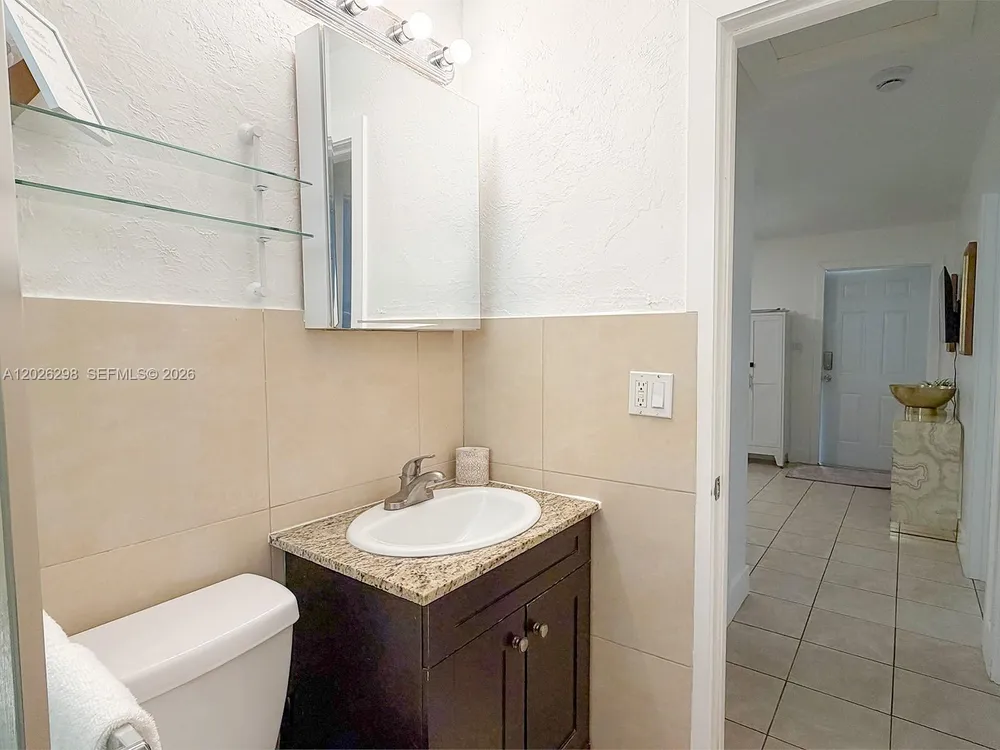 1827 SW 21st St, Fort Lauderdale, FL 33315