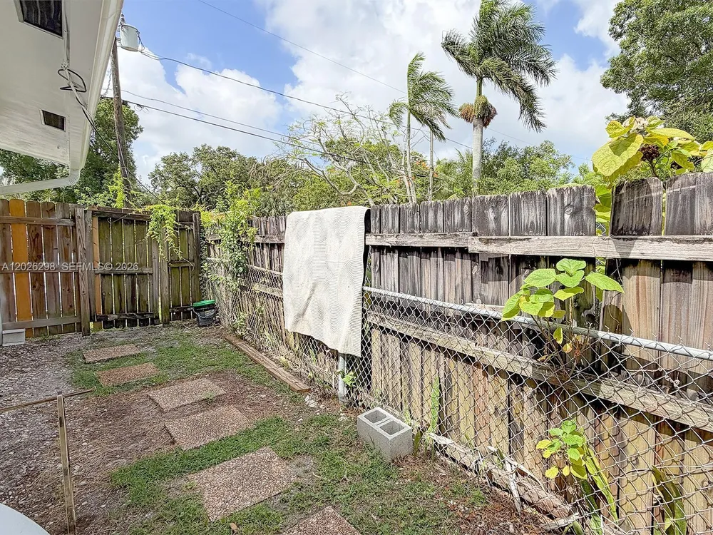 1827 SW 21st St, Fort Lauderdale, FL 33315