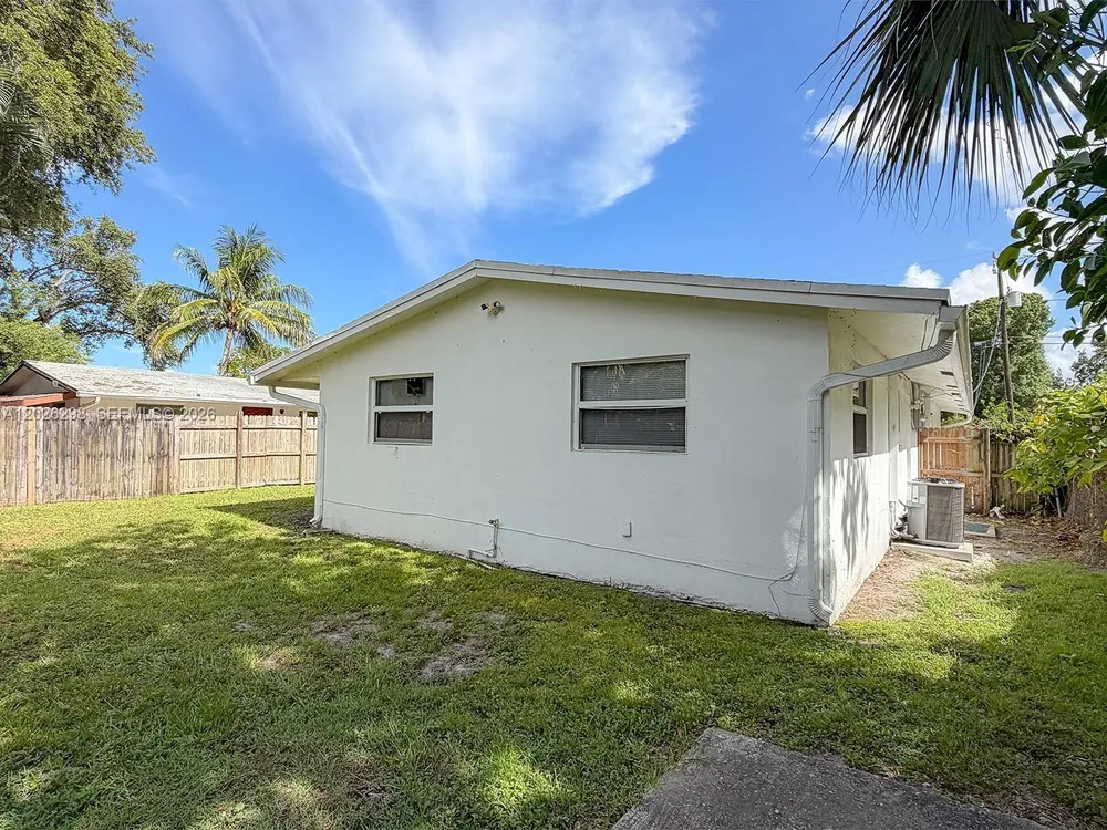 1827 SW 21st St, Fort Lauderdale, FL 33315