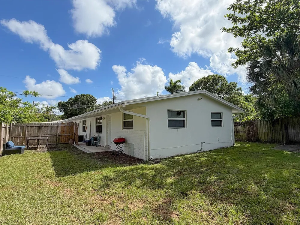 1827 SW 21st St, Fort Lauderdale, FL 33315