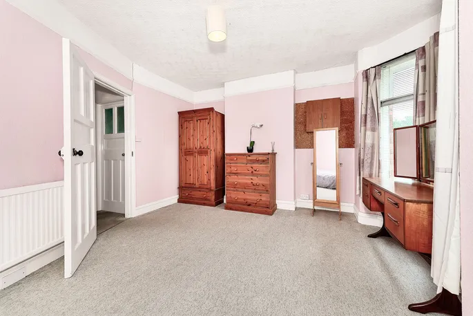 Property carousel image 13