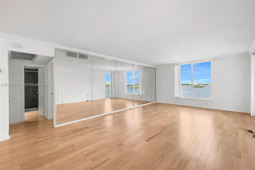 10350 W Bay Harbor Dr, Bay Harbor Islands, FL 33154