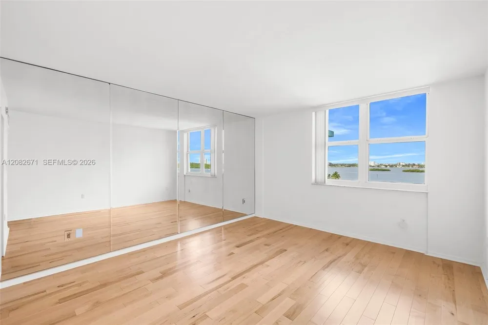 10350 W Bay Harbor Dr, Bay Harbor Islands, FL 33154