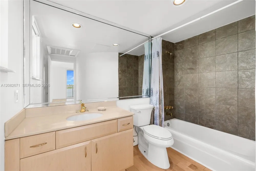10350 W Bay Harbor Dr, Bay Harbor Islands, FL 33154