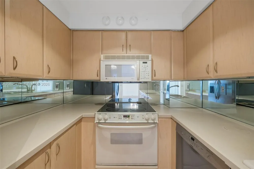 10350 W Bay Harbor Dr, Bay Harbor Islands, FL 33154