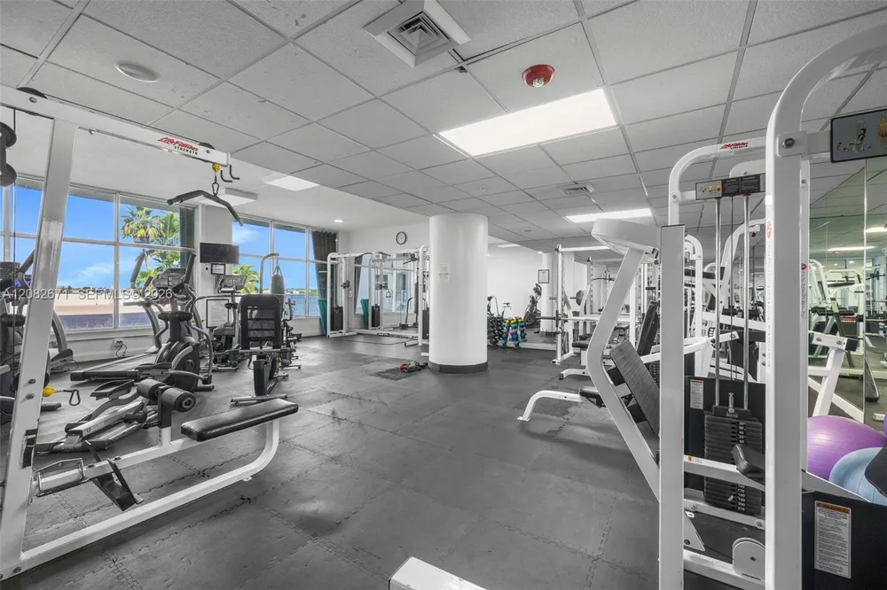10350 W Bay Harbor Dr, Bay Harbor Islands, FL 33154