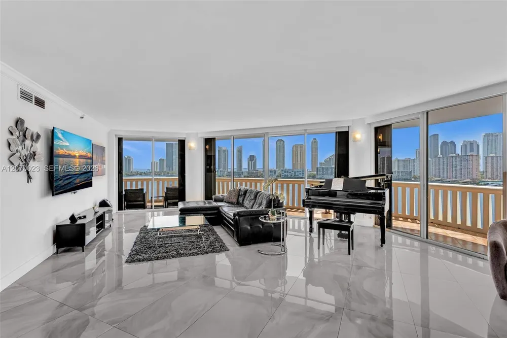 3000 Island Blvd, Aventura, FL 33160