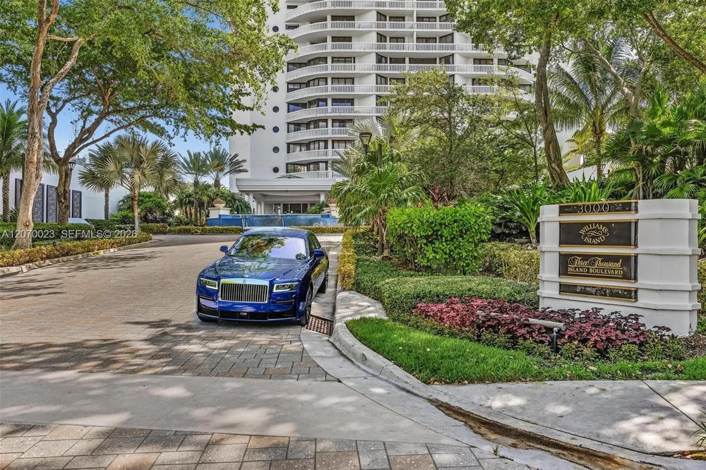 3000 Island Blvd, Aventura, FL 33160