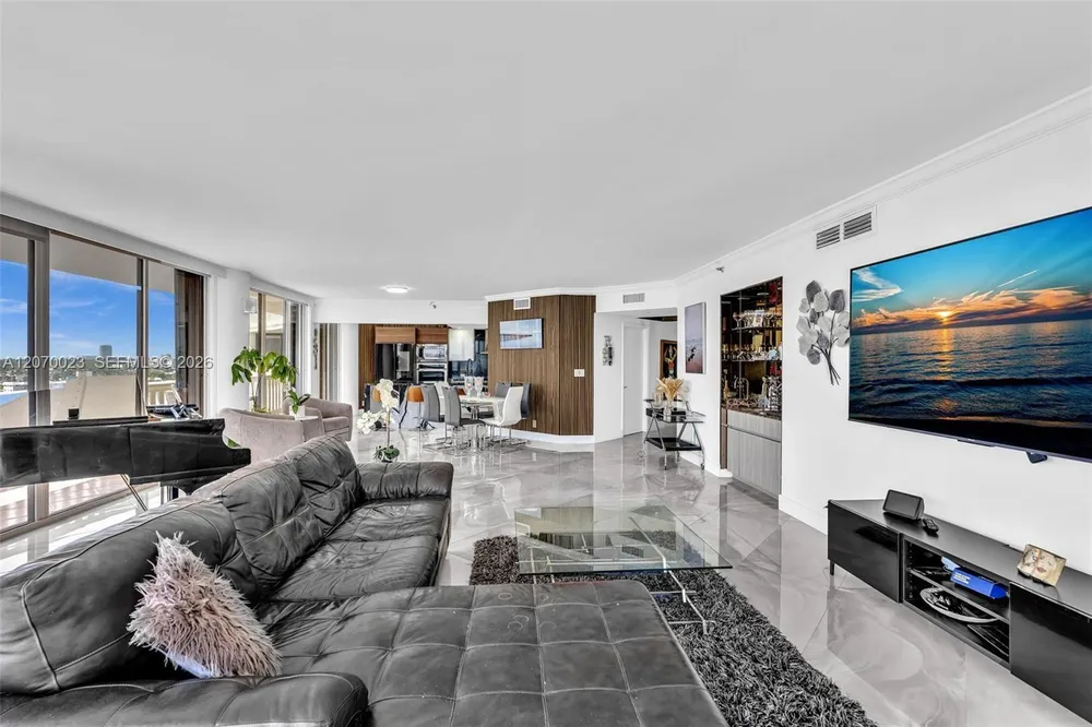 3000 Island Blvd, Aventura, FL 33160