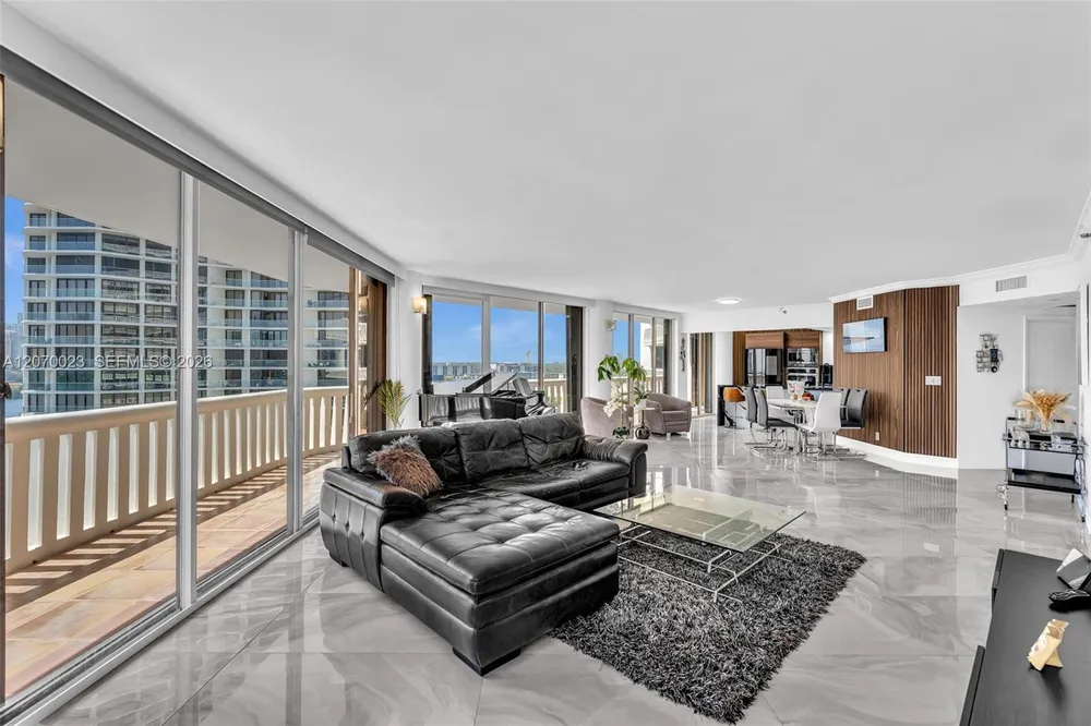 3000 Island Blvd, Aventura, FL 33160
