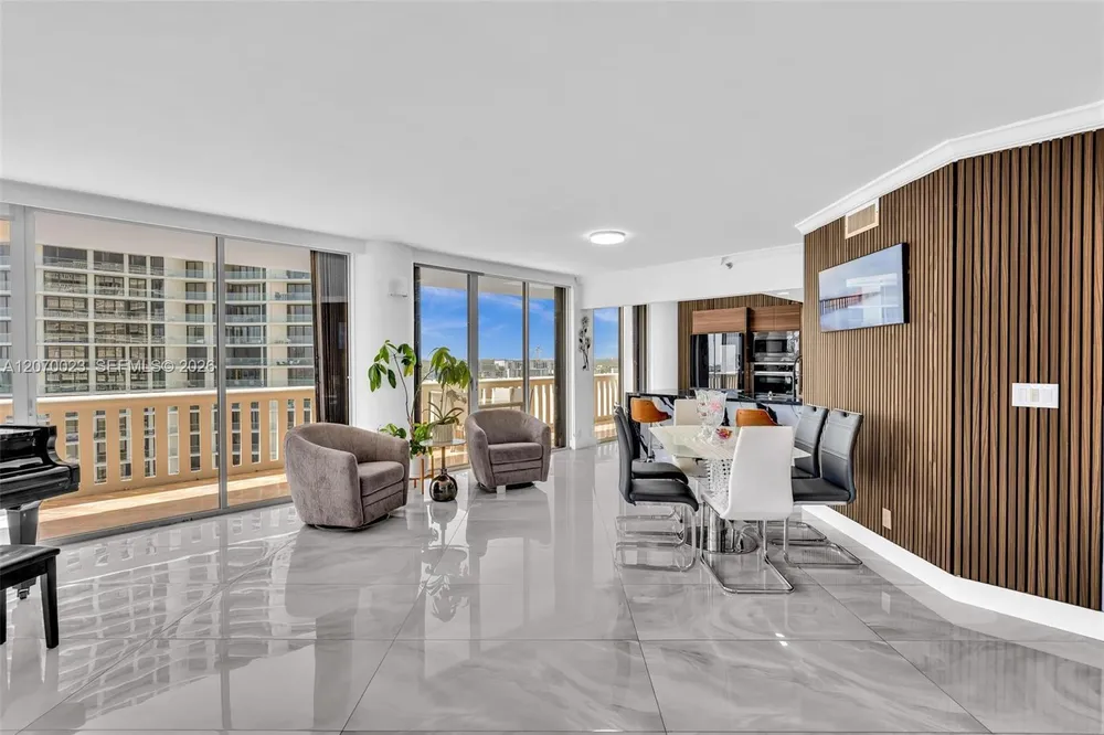 3000 Island Blvd, Aventura, FL 33160