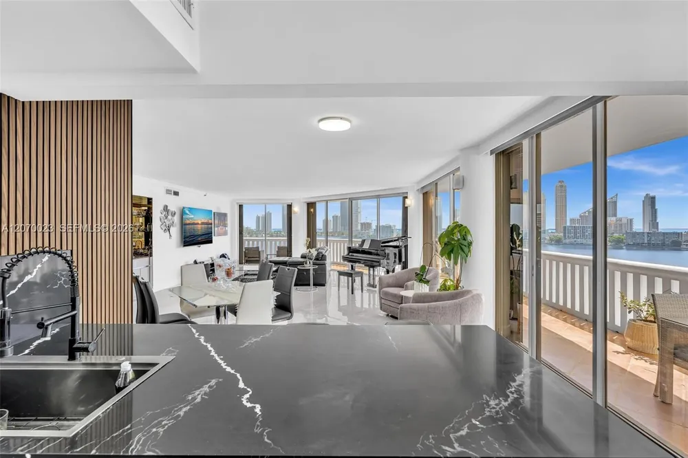 3000 Island Blvd, Aventura, FL 33160