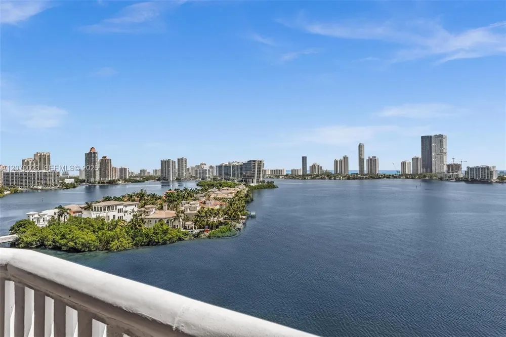 3000 Island Blvd, Aventura, FL 33160