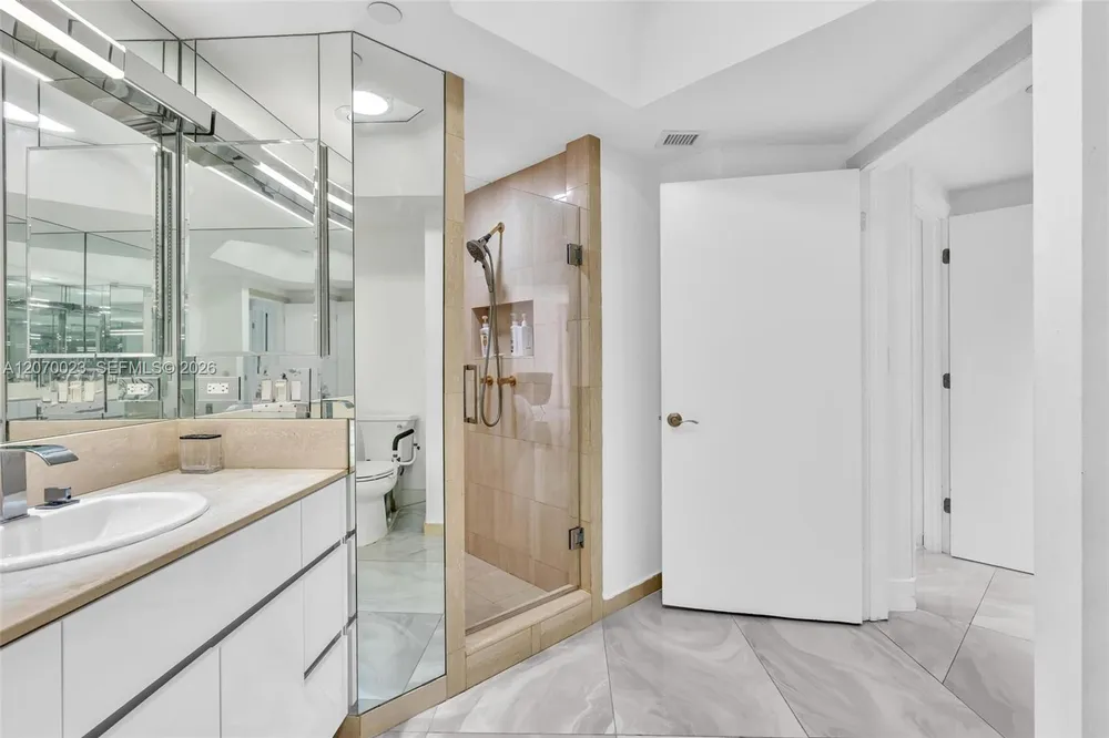 3000 Island Blvd, Aventura, FL 33160