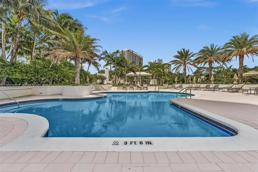 3000 Island Blvd, Aventura, FL 33160