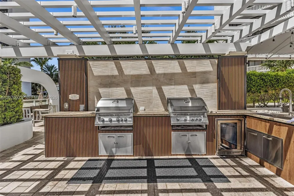 3000 Island Blvd, Aventura, FL 33160