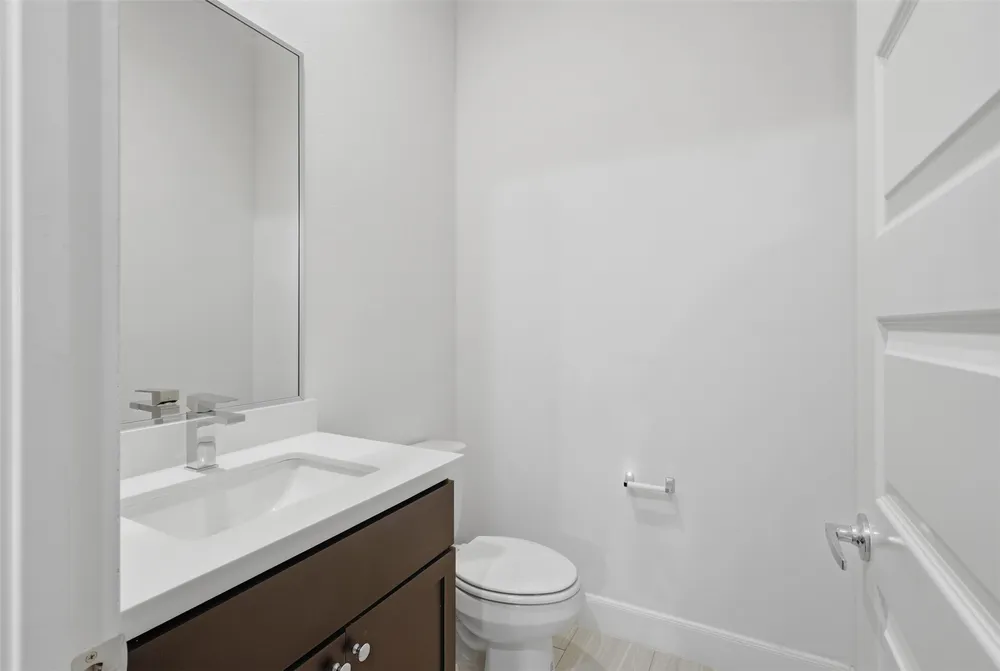 2709 Clinton Dr, Houston, TX 77020