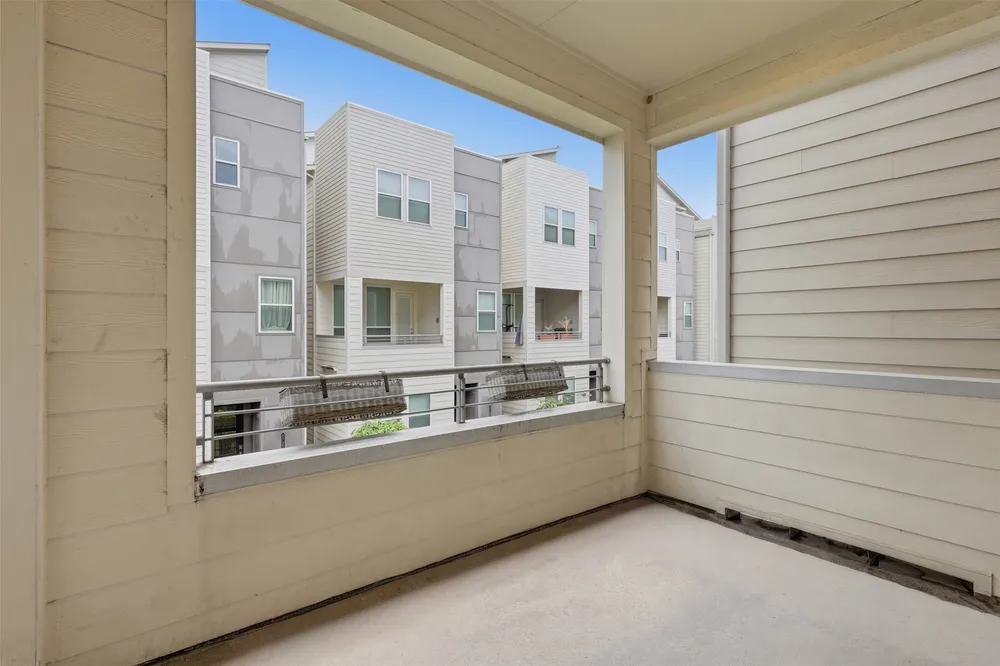 2709 Clinton Dr, Houston, TX 77020