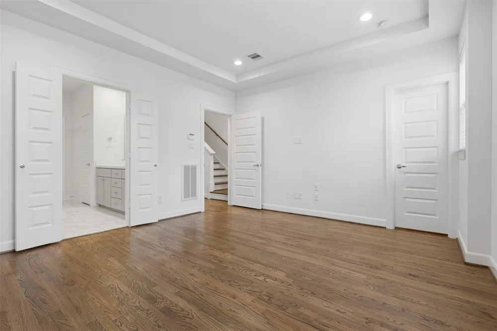 2709 Clinton Dr, Houston, TX 77020