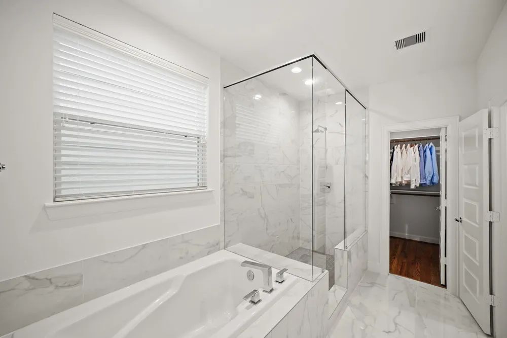 2709 Clinton Dr, Houston, TX 77020