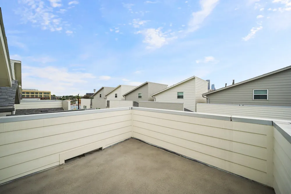 2709 Clinton Dr, Houston, TX 77020